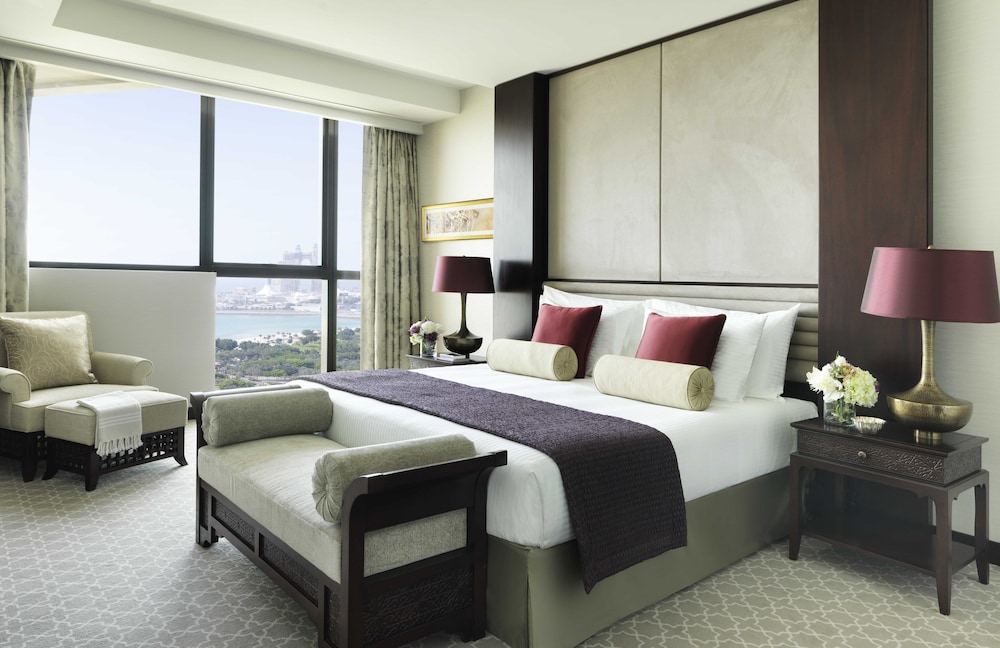 Deluxe Suite, 1 King Bed, Sea View