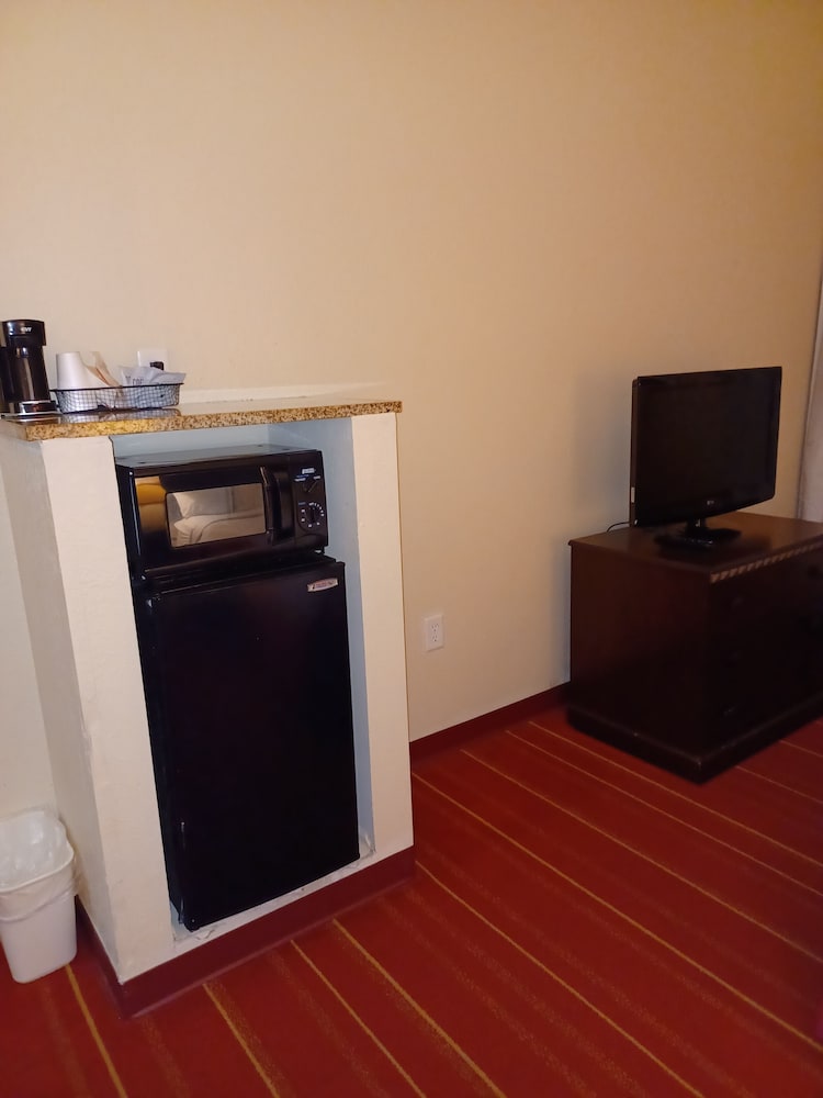 Studio Suite, 1 King Bed, Accessible, Non Smoking (Mobility) photo 2