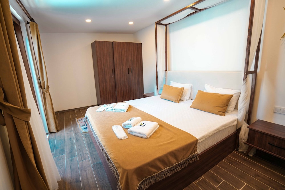 Quarto Deluxe, à beira da piscina