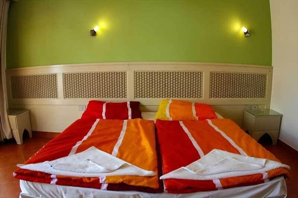 Deluxe Room, Partial Sea View photo 3