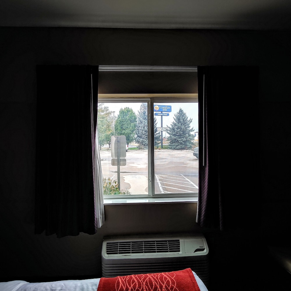 Suite, Multiple Beds, Non Smoking, Mountain View - Photo 6