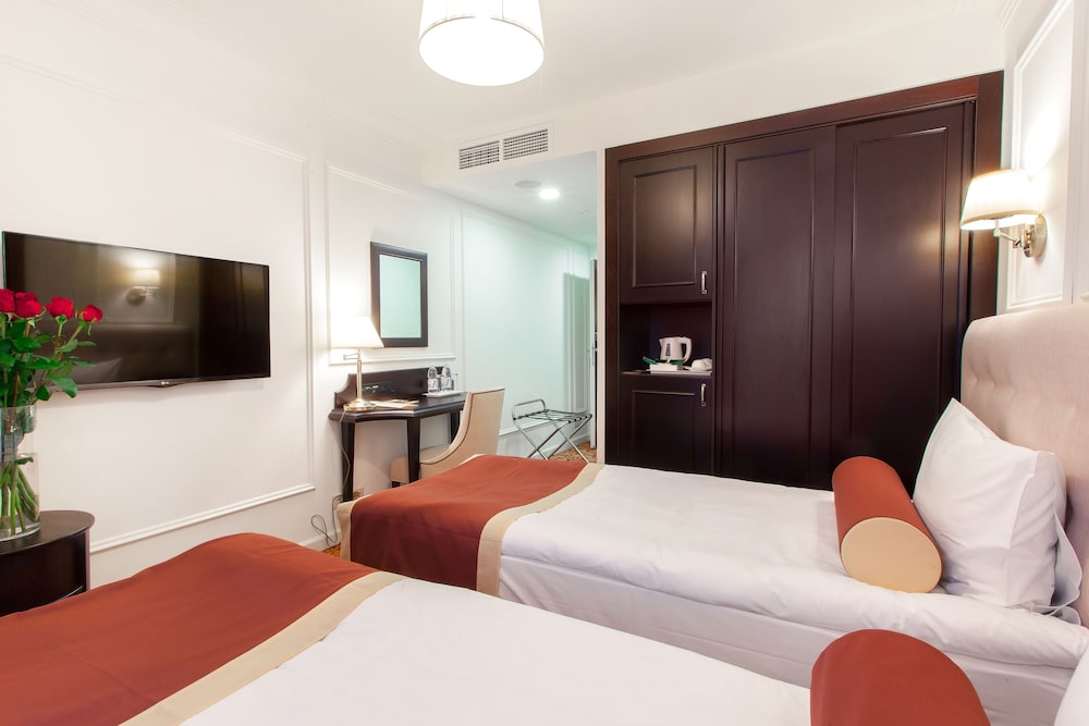 Standard Double or Twin Room photo 1
