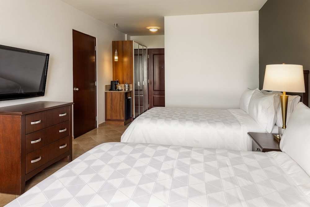 Standard Room, 2 Double Beds - Photo 7
