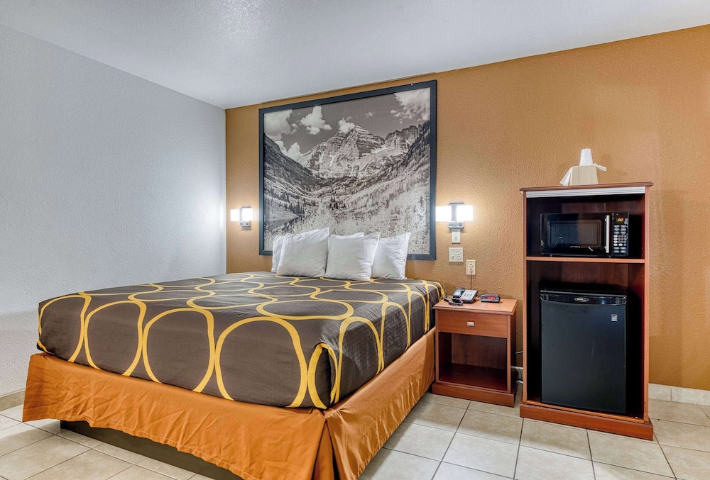 Suite, Multiple Beds, Accessible, Non Smoking (Dog-Friendly) - Photo 4