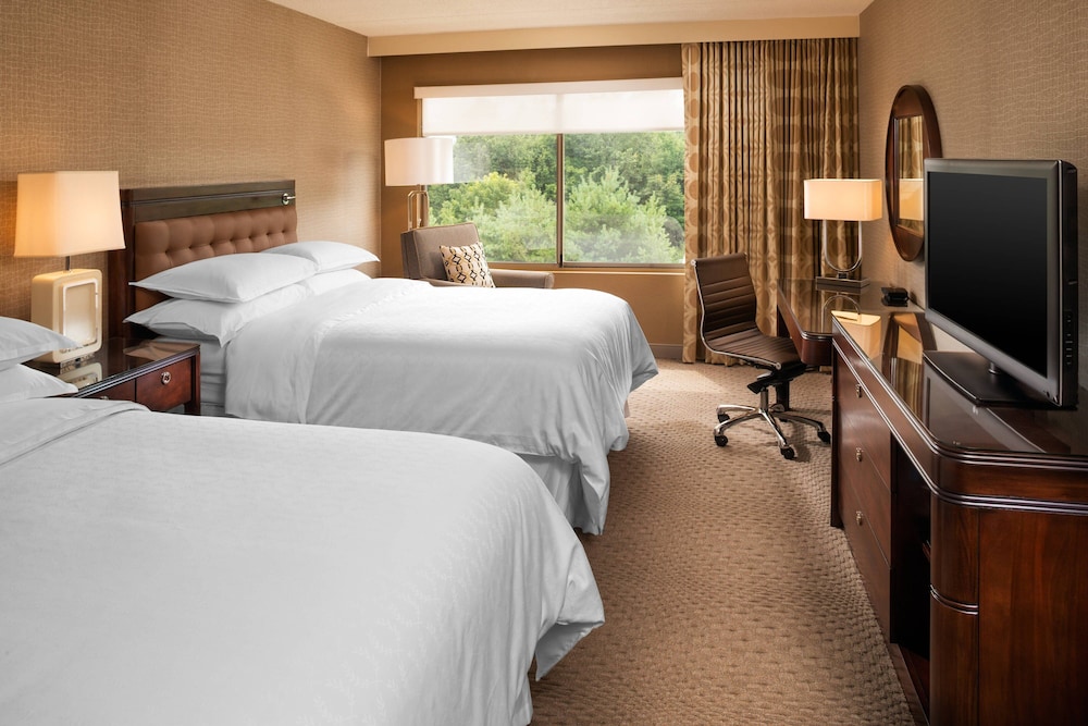 Club Room, 2 Double Beds - Photo 4
