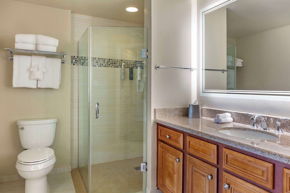 Suite, 2 Bedrooms (2 Kings) thumbnail 6