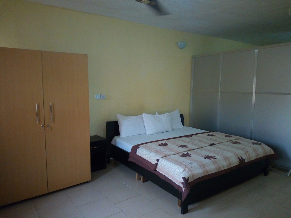 Basic Suite photo 3
