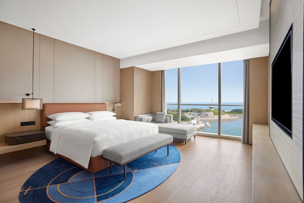 Executive Suite, 1 King Bed, Ocean View