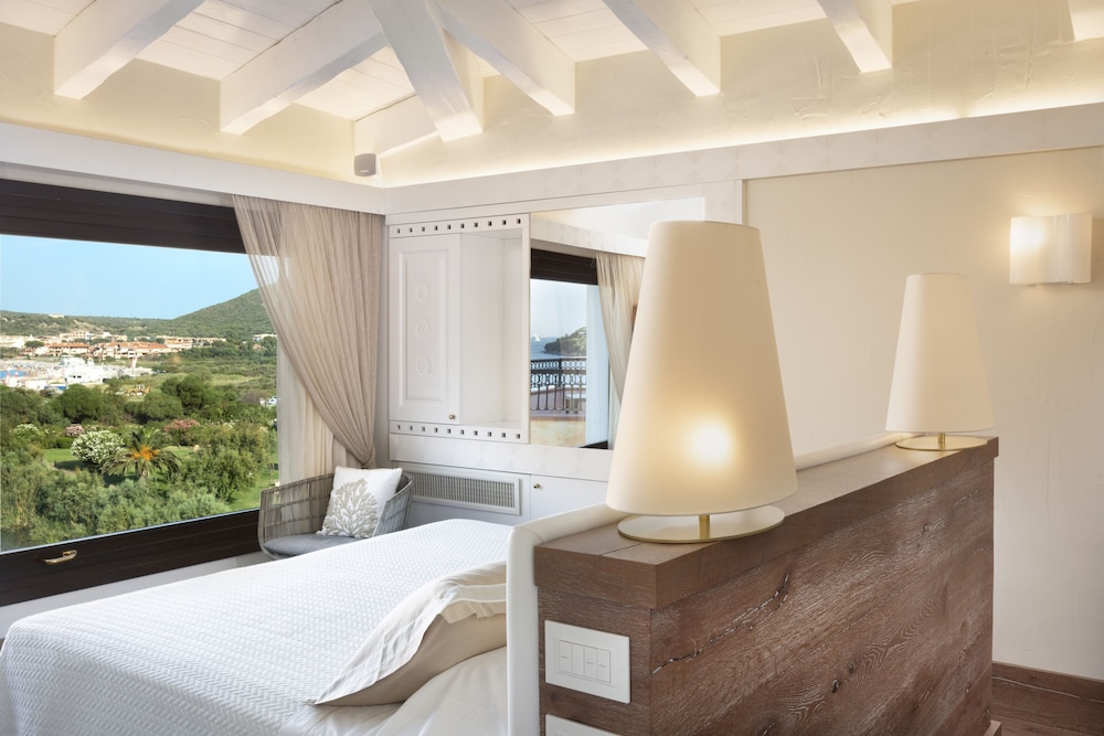 Signature Suite, Sea View - Photo 5