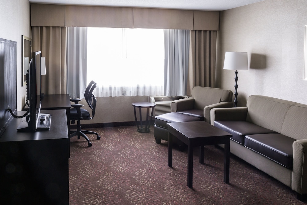 Suite, 1 King Bed (Additional Living Area) photo 3