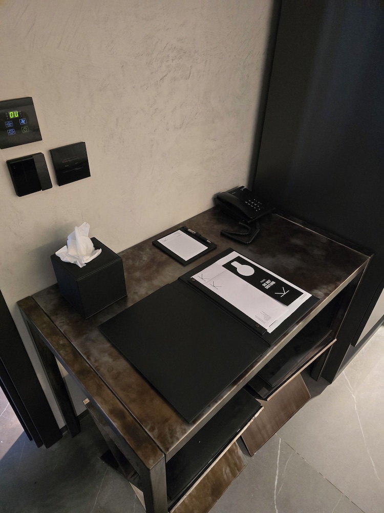 Executive Suite Hydrotherapy Bath and Terrace