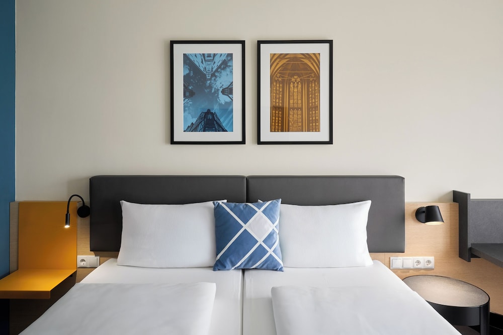 Standard Room, 2 Twin Beds (view) - Photo 2