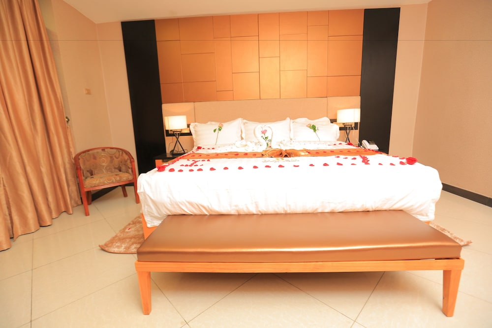 Junior Suite, Balcony, City View photo 3