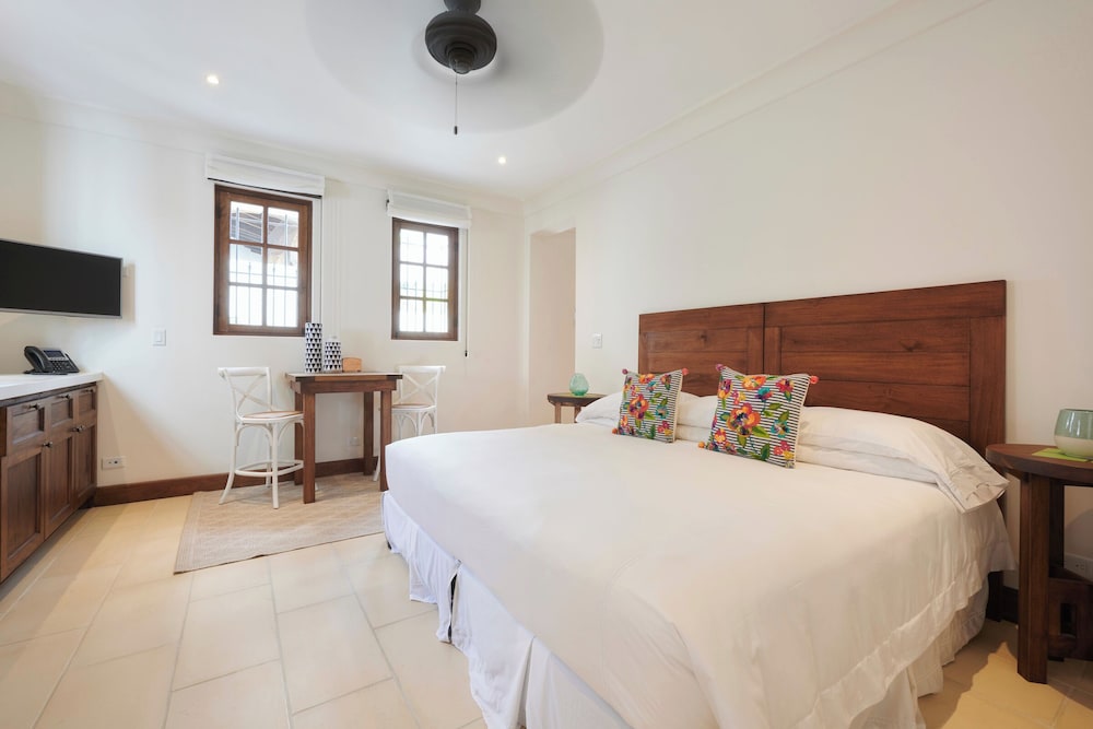 Deluxe Villa, Multiple Beds, Private Pool, Ocean View (14 Calle Virginia | 5 BR | 5.5 BA)