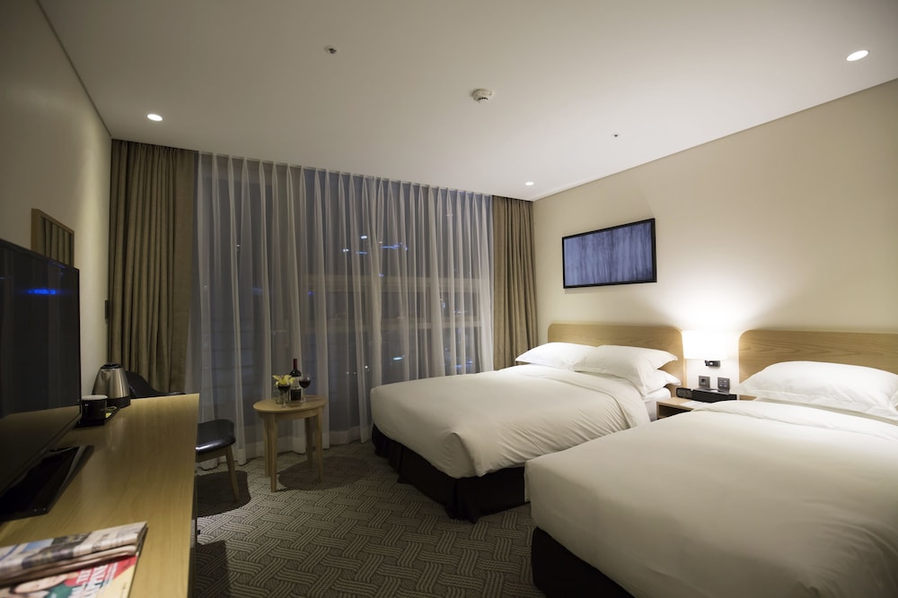 Standard Room, 2 Double Beds, City View