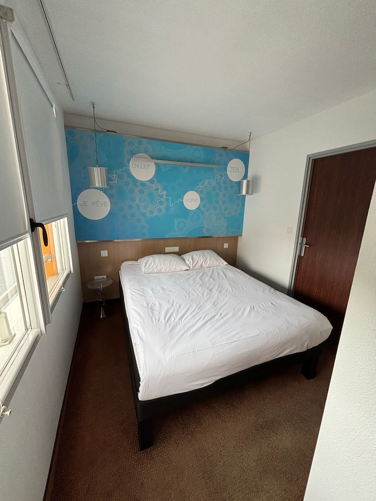 Standard Suite, Multiple Beds photo 3