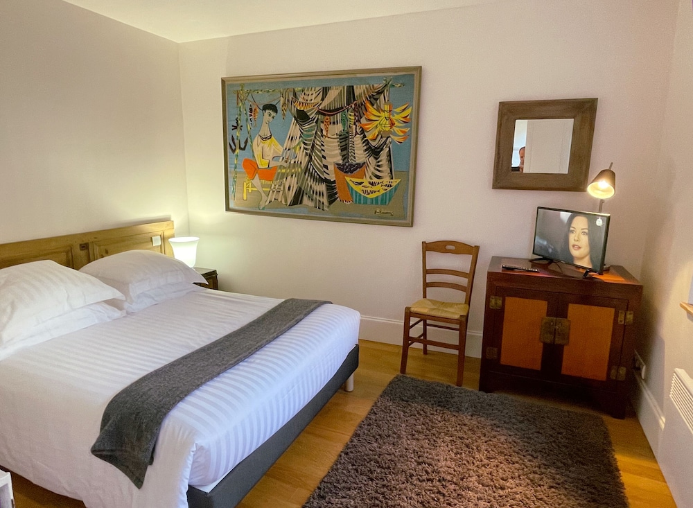 Suite - Brick house