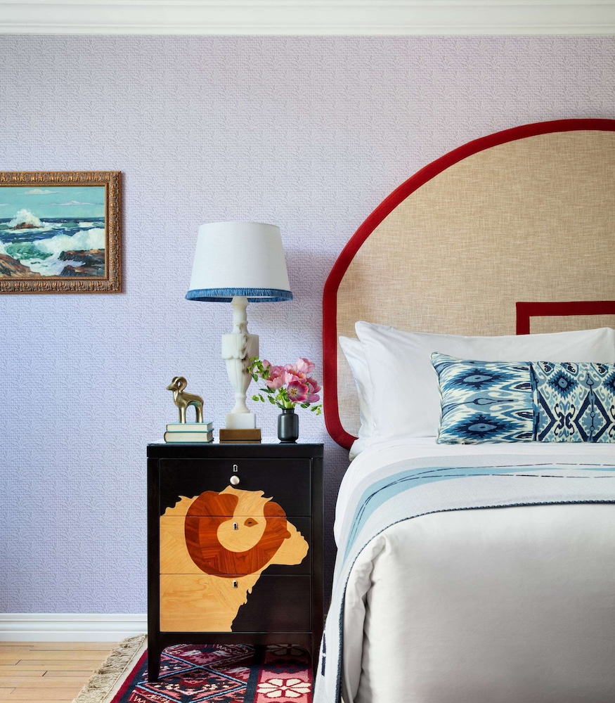 Suite, 1 King Bed - Photo 2