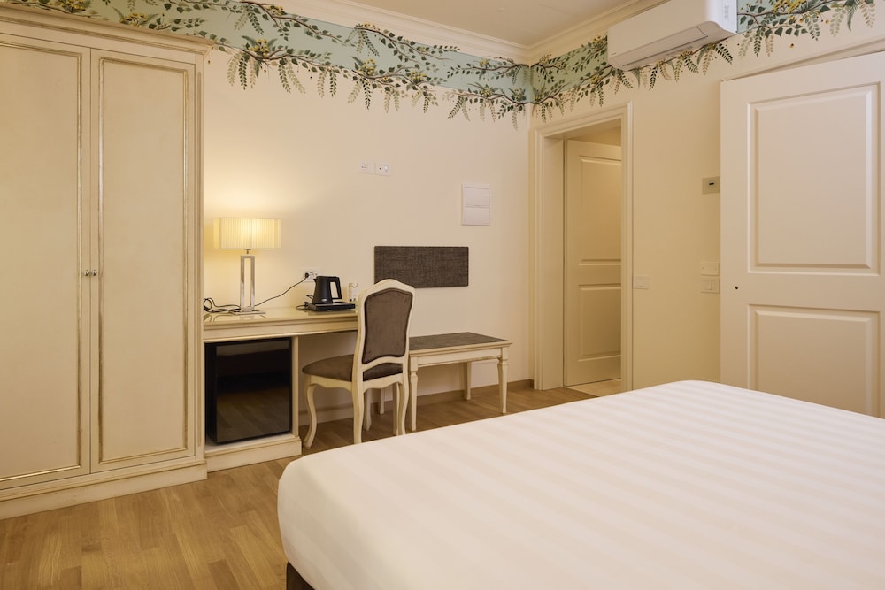 Standard Double Room in Dependance photo 3