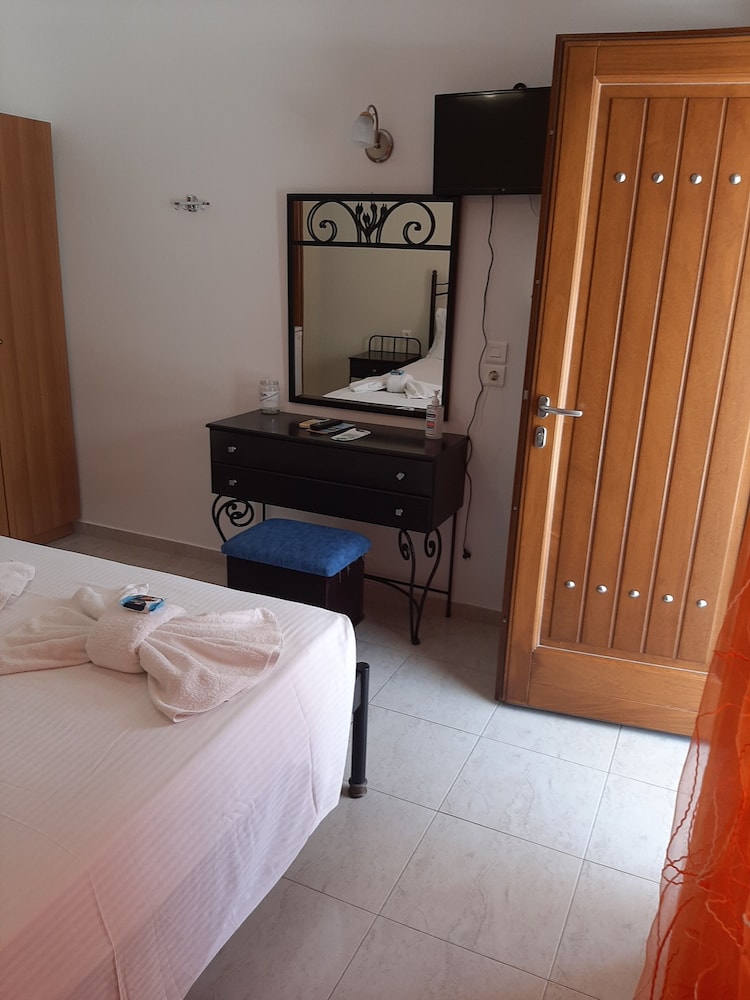 Standard Room - Photo 12