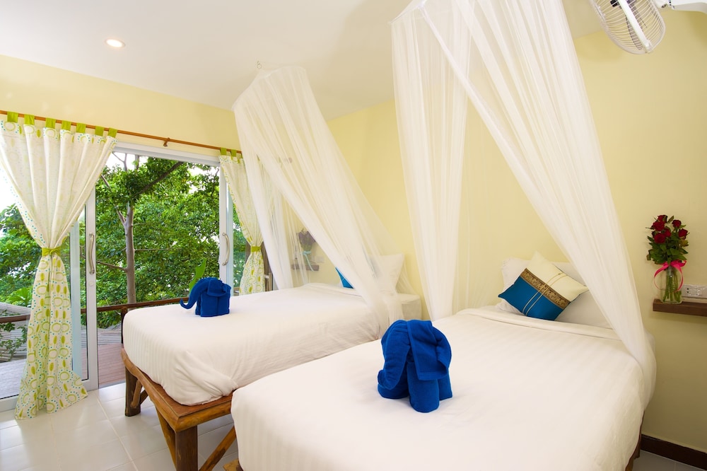 Deluxe Twin Room photo 2