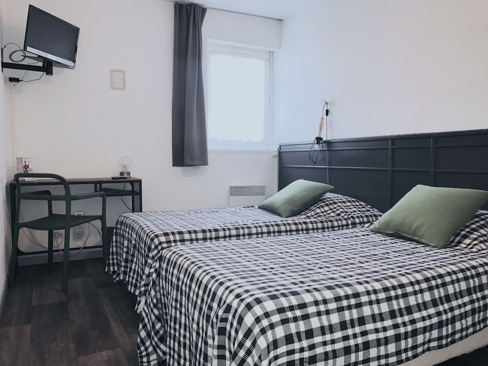Twin Room - Photo 1
