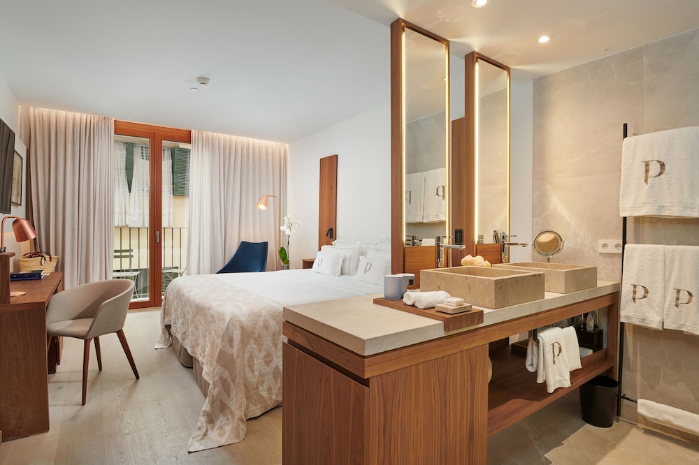 Standard Room (Parking and Spa Access)
