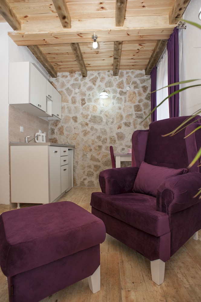 Deluxe Studio, Terrace, Pool View photo 3