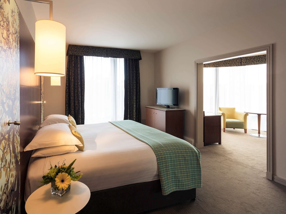 Junior Suite, 1 King Bed, Non Smoking photo 1