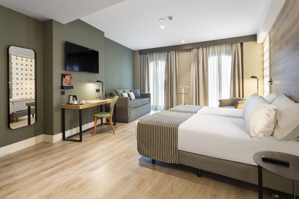 Deluxe Room (Spa Access) - Photo 4