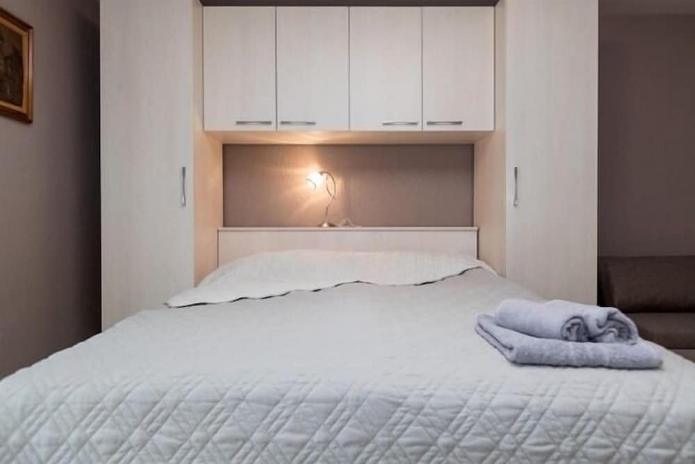 Apartment (Kari - A5(4) )