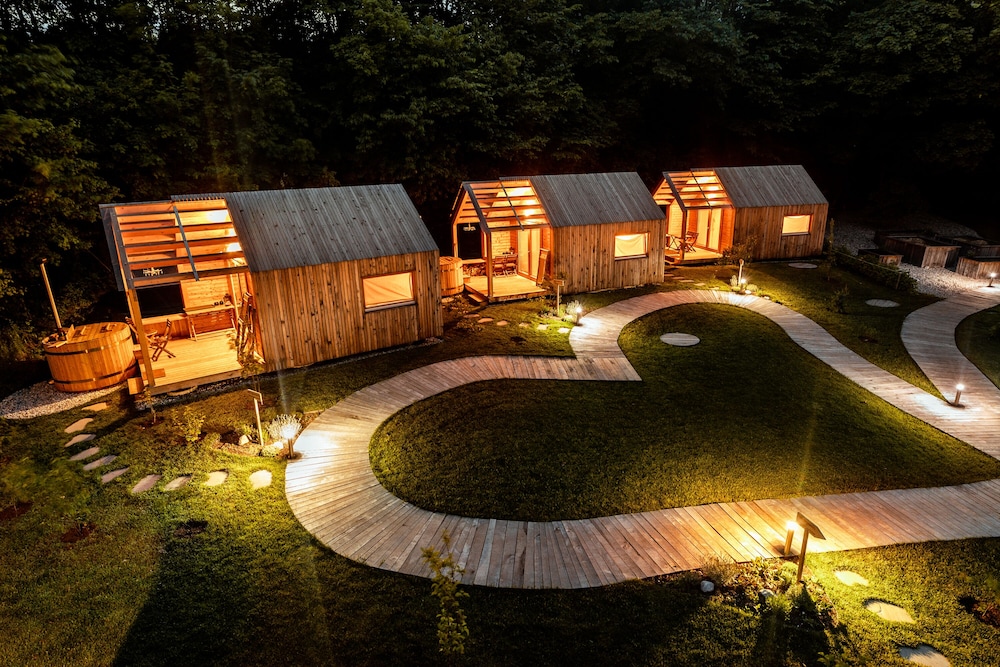 Basic Cabin, Hot Tub, Resort View photo 2