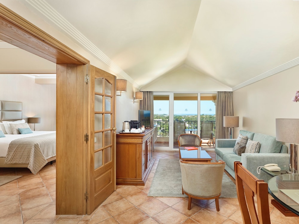 Deluxe Suite photo 3