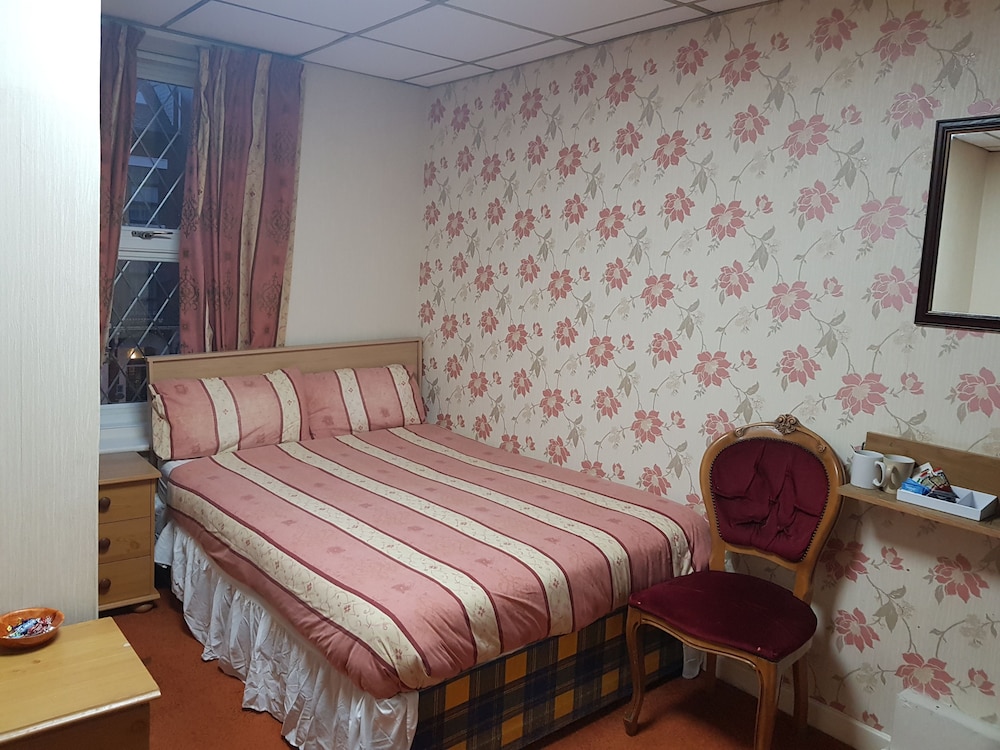 Double Room, Ensuite - Photo 2