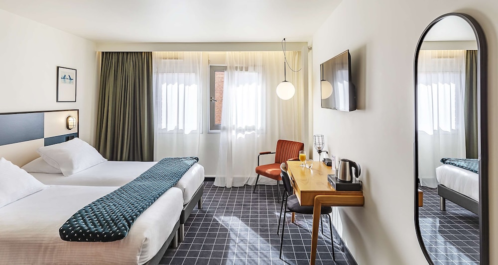 Classic Room, 2 Twin Beds, Non Smoking - Photo 5