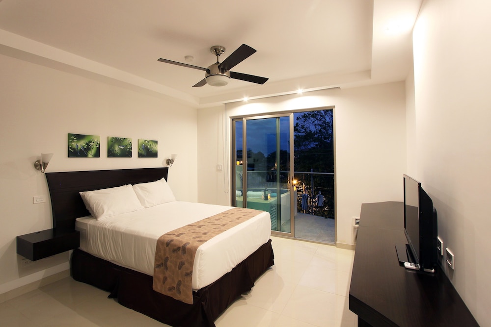 Suite Grand de 1 Habitación con Cocina, Piscina de Inmersión, Sala de Estar, 2 Balcones XL
