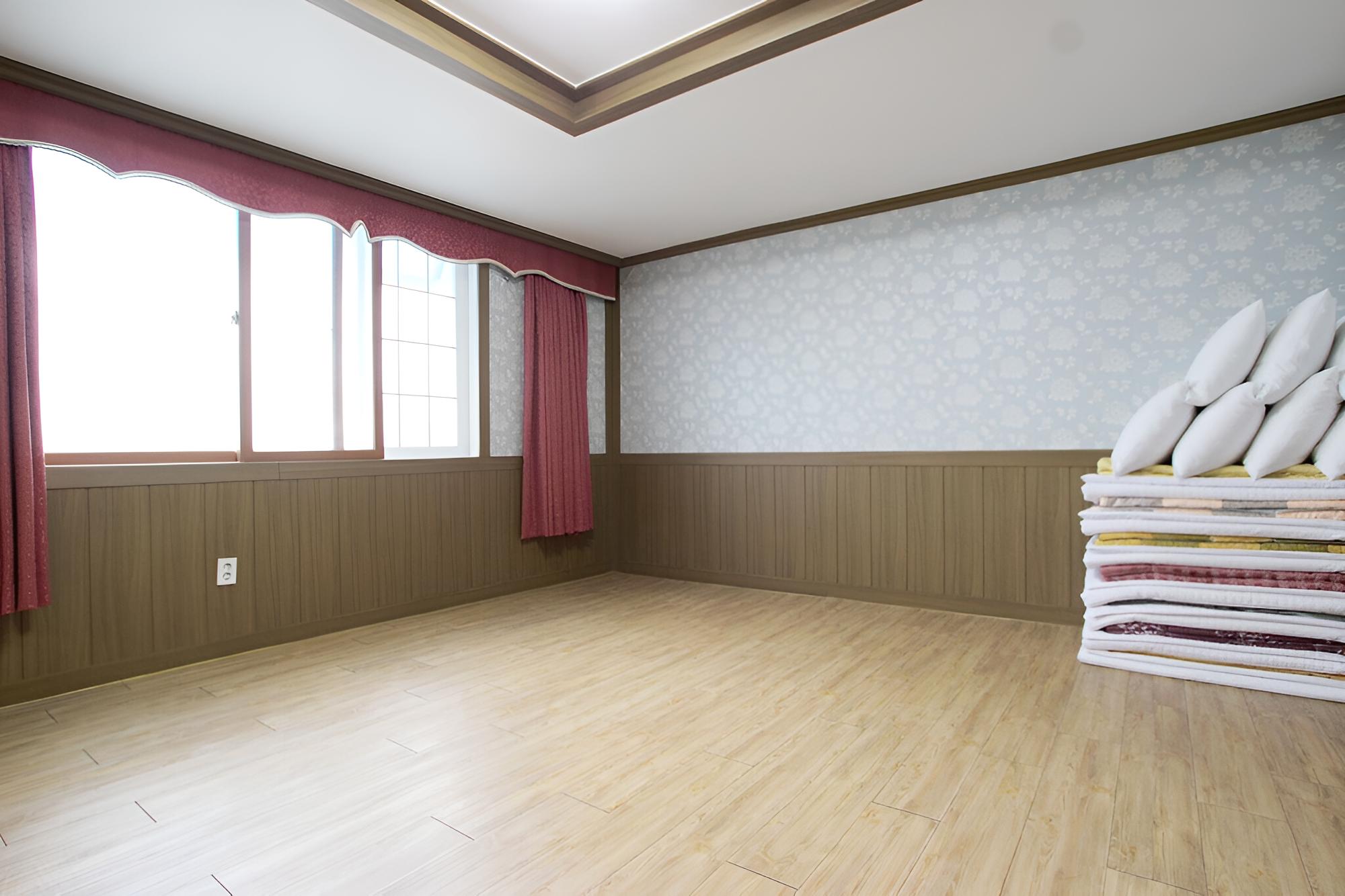 Room (Standard Room - Ondol) - Photo 8