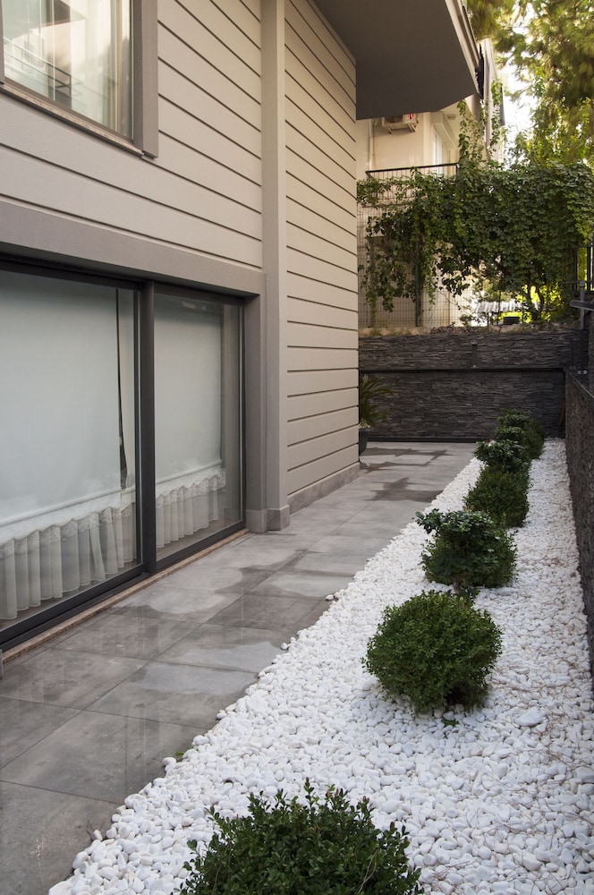 Garden Suite thumbnail 6