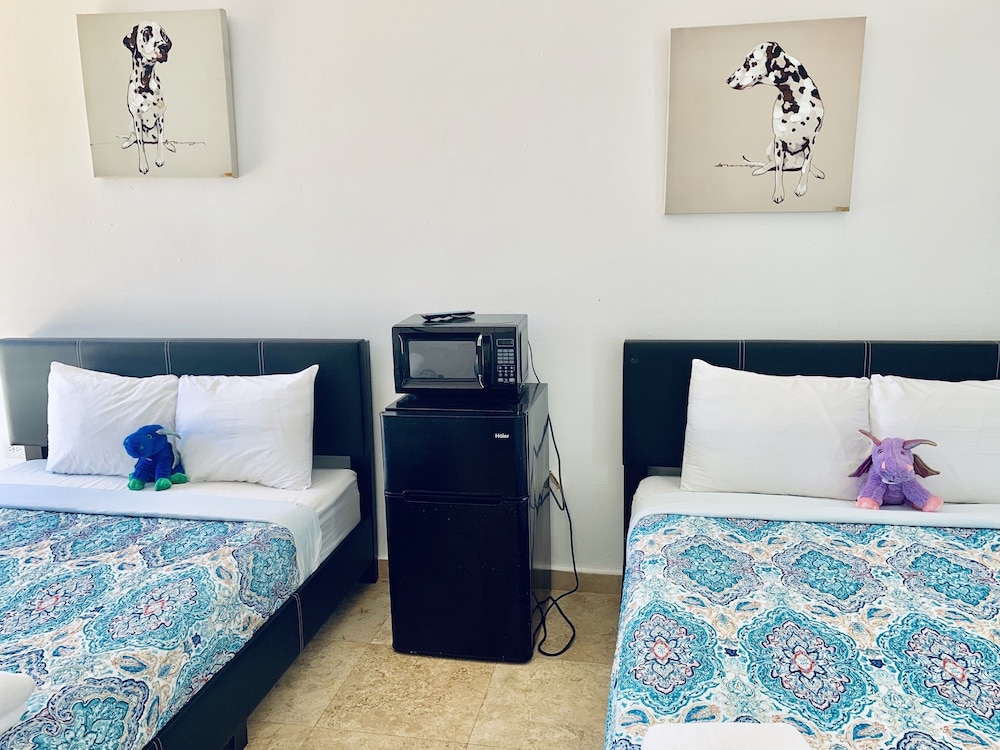 MwPi 101 Pool Walk Out Suite with 1 Full & 1 Queen Size Bed First Floor photo 2