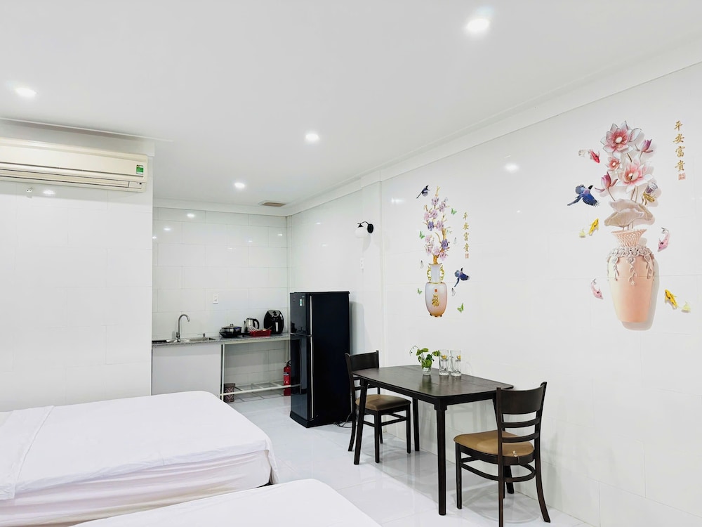 Family Apartment, Courtyard View