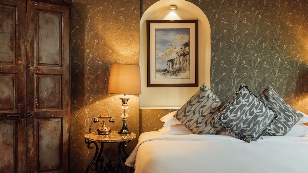 Deluxe Room - Photo 4