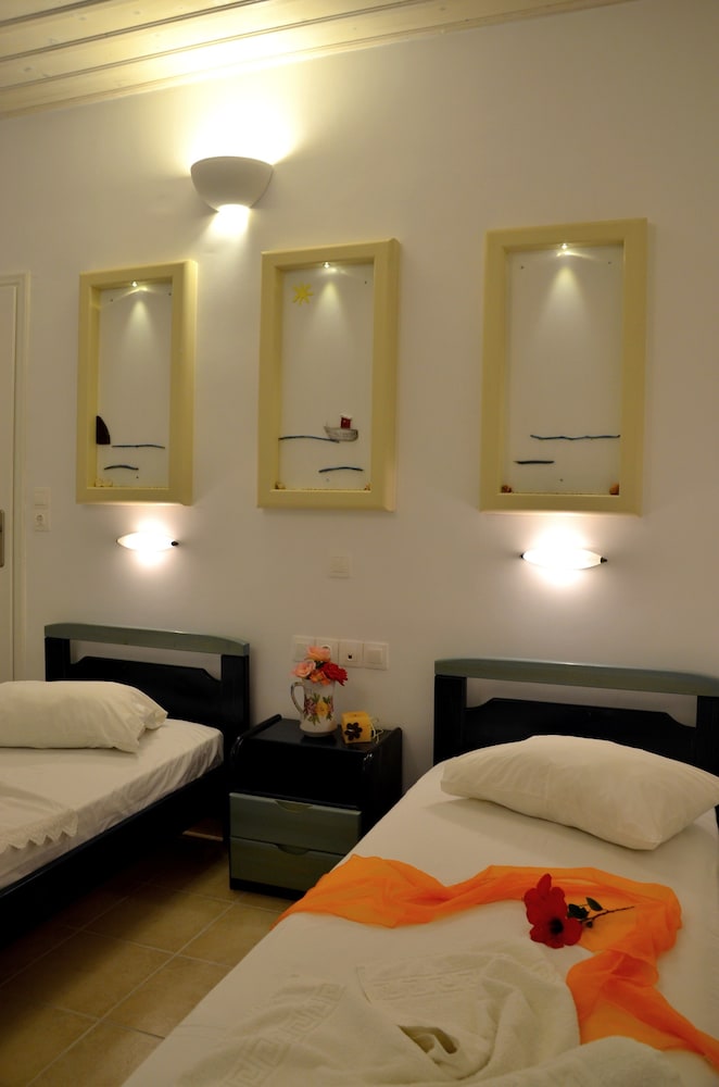 Basic Twin Room, Garden View photo 3