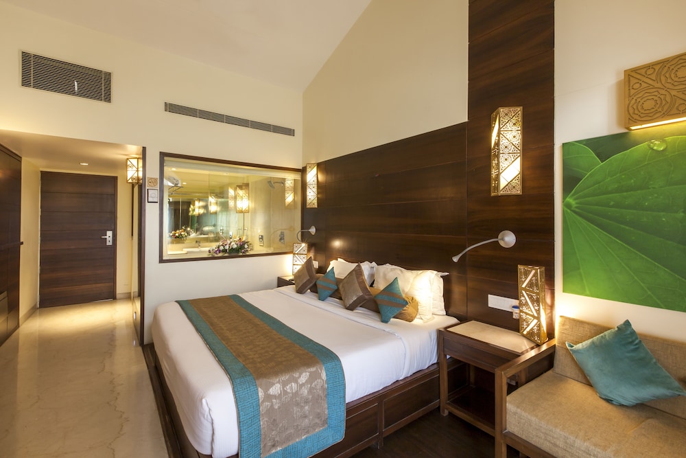Premier Room, 1 King Bed, Garden View