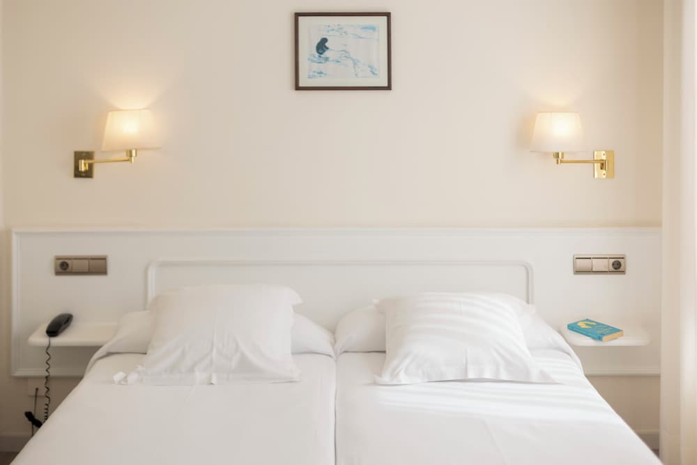 Double Room - Photo 2