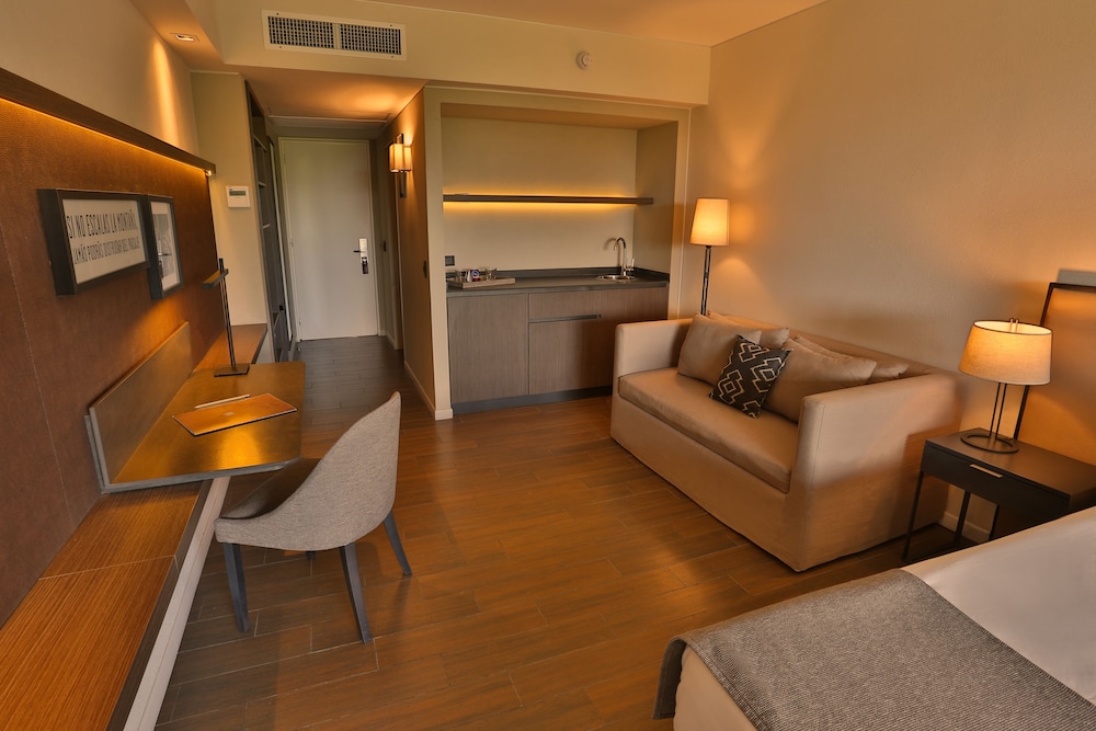 Executive Triple Room photo 3