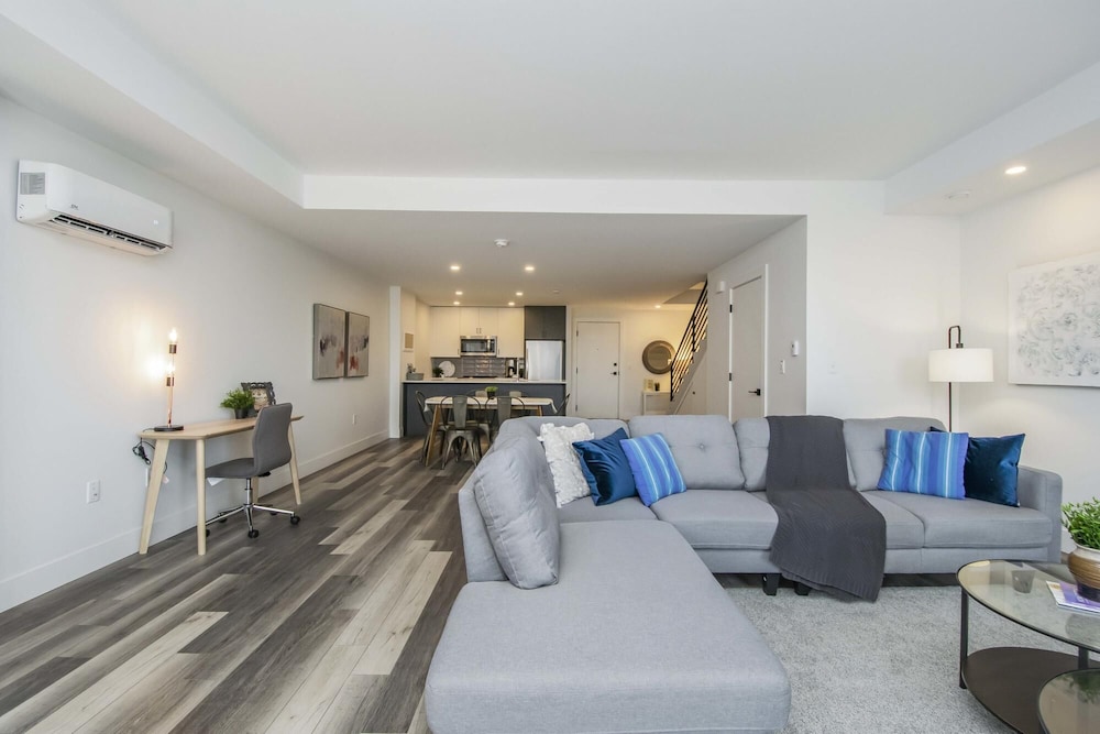 Luxurious 3 Bedroom Brand NEW Town House, 사진 26