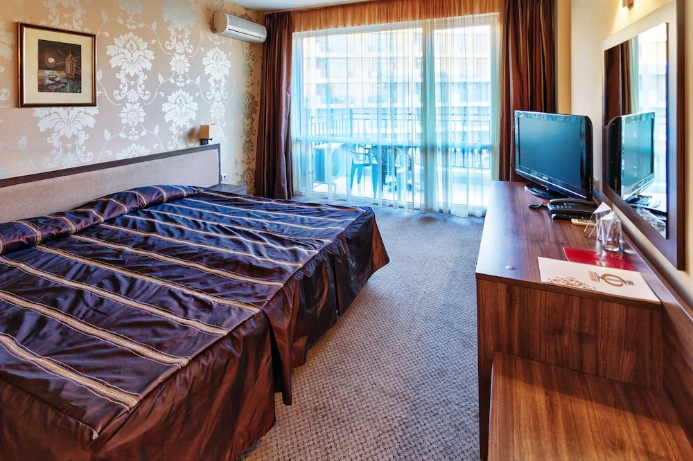 Double or Twin Room photo 2