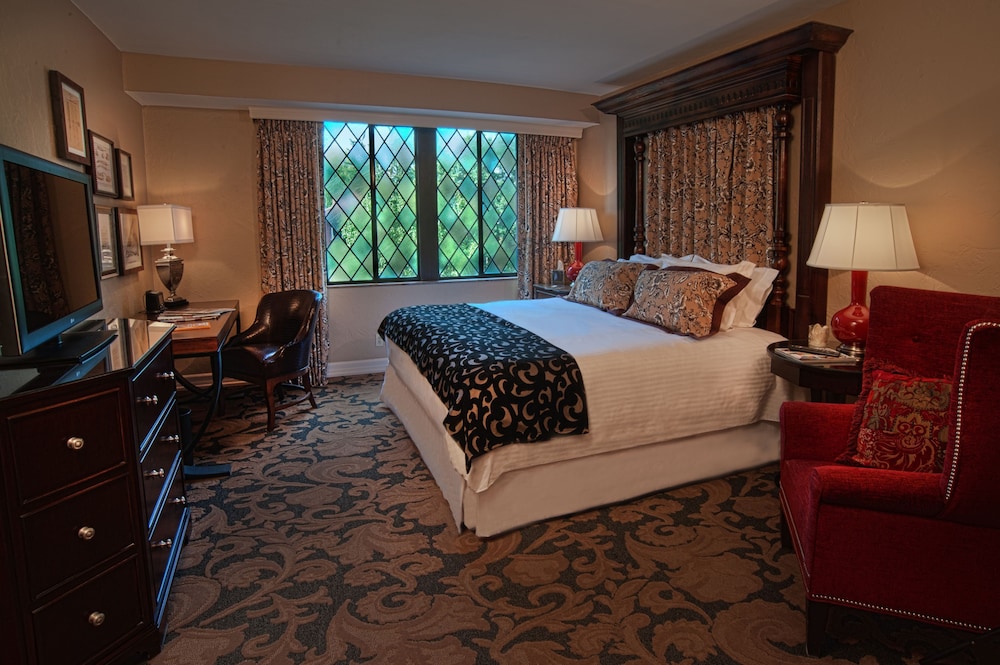 Deluxe Room, 1 King Bed - Photo 3