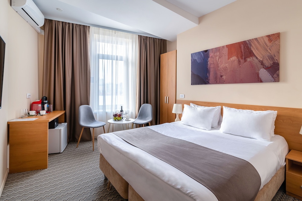 Deluxe Double Or Twin Room photo 1