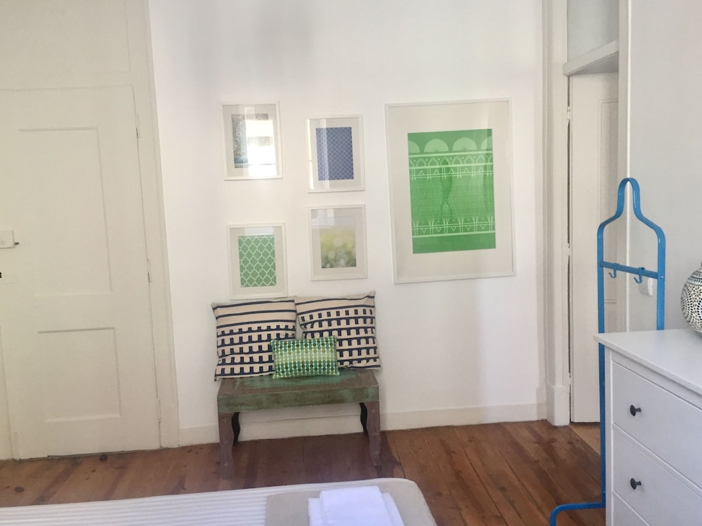 Double Room, Shared Bathroom (Modern) - Photo 2
